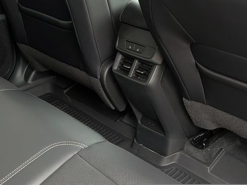 New 2027 GMC Terrain Elevation w/ Elevation Premium Package FWD image 29