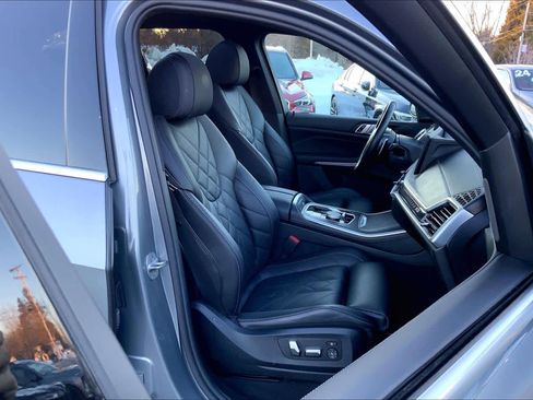 Certified 2024 BMW X5 xDrive40i w/ Premium Package image 9