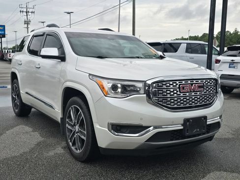 Used 2017 GMC Acadia Denali w/ Technology Package FWD image 1