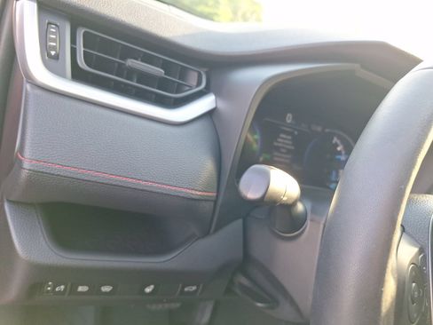 Used 2024 Toyota RAV4 SE w/ Weather & Moonroof Package AWD/4WD image 19