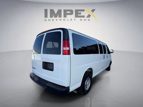 Used 2021 Chevrolet Express 2500 w/ Driver Convenience Package RWD image 5