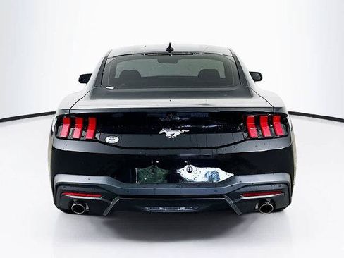 Certified 2024 Ford Mustang Coupe RWD image 5