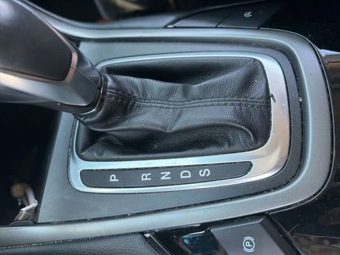 Used 2017 Ford Edge SE image 22