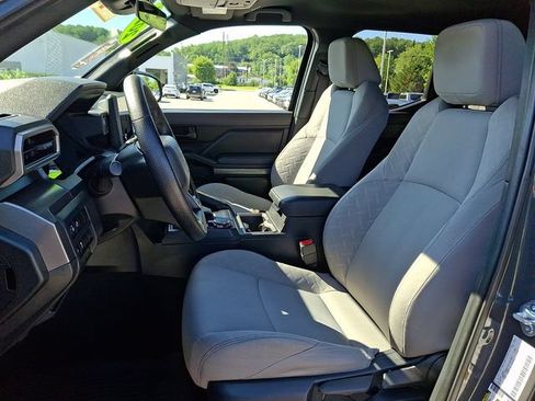 Certified 2025 Toyota Tacoma SR5 AWD/4WD image 13