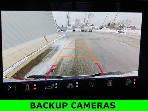 Used 2024 GMC Sierra 2500 AT4 w/ AT4 Preferred Package image 5