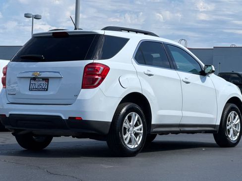 Used 2017 Chevrolet Equinox LT w/ Convenience Package FWD image 2
