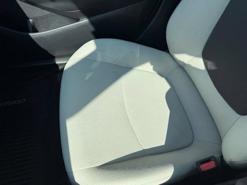 Used 2020 Toyota Corolla LE FWD image 26