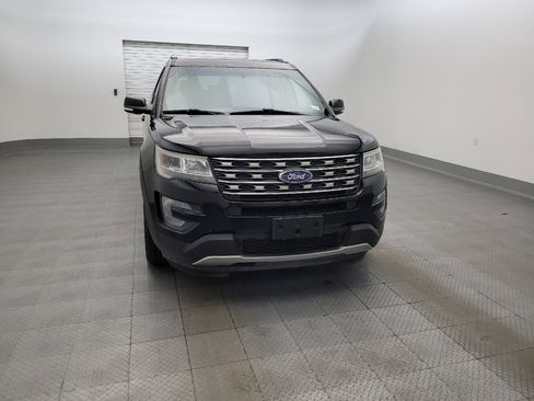 Used 2016 Ford Explorer XLT w/ Equipment Group 202A AWD/4WD image 14