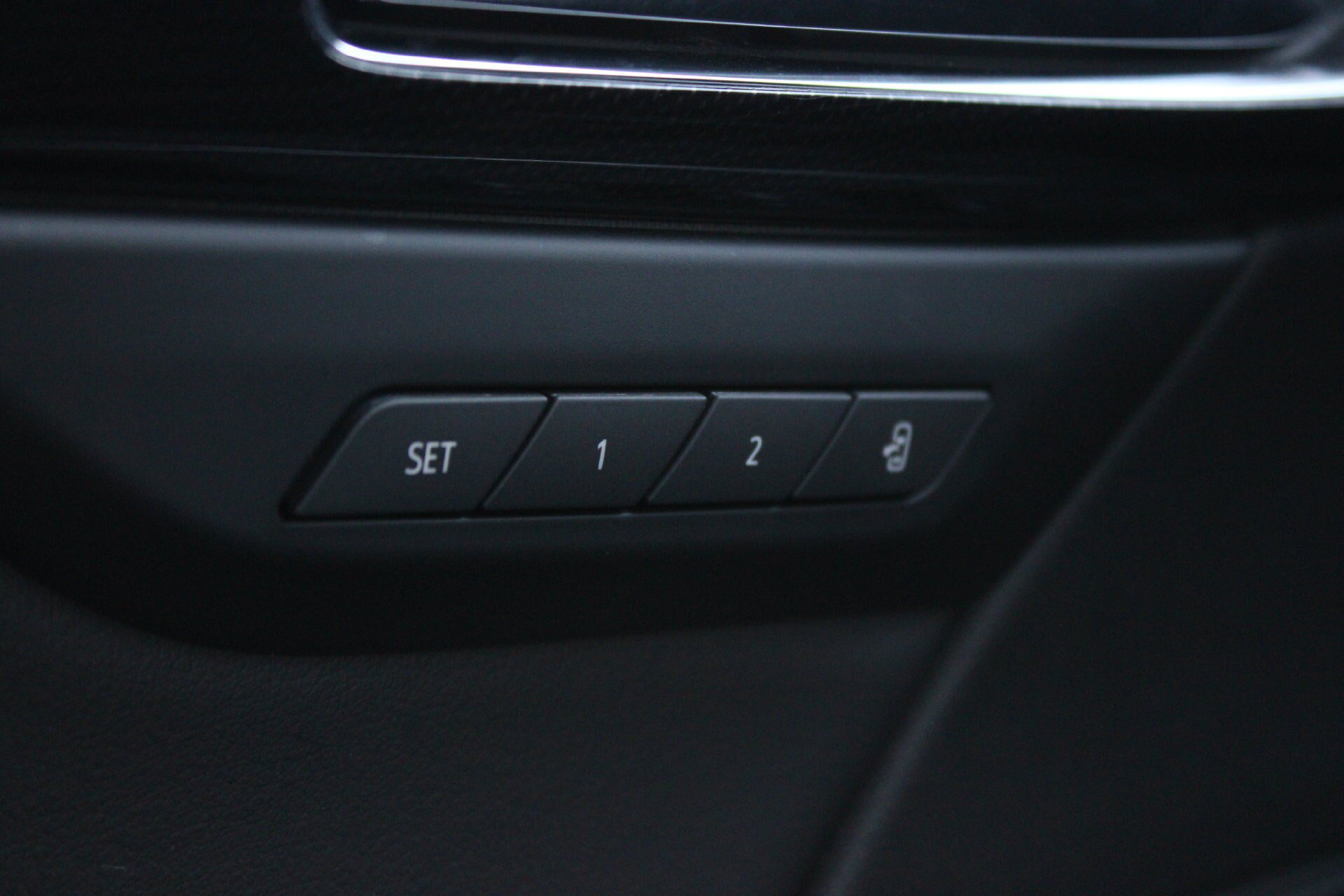 Used 2023 Buick Envision Essence FWD image 25