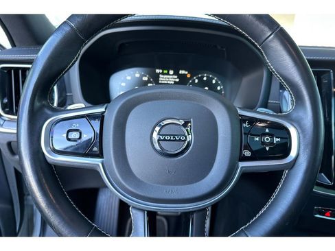 Used 2020 Volvo V60 T6 R-Design image 26