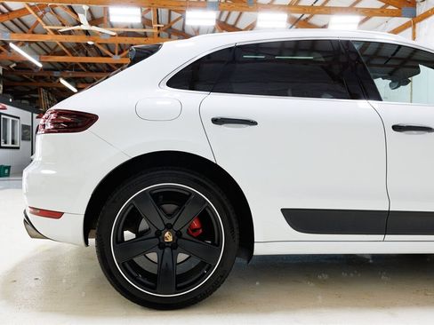 Used 2018 Porsche Macan GTS AWD/4WD image 32