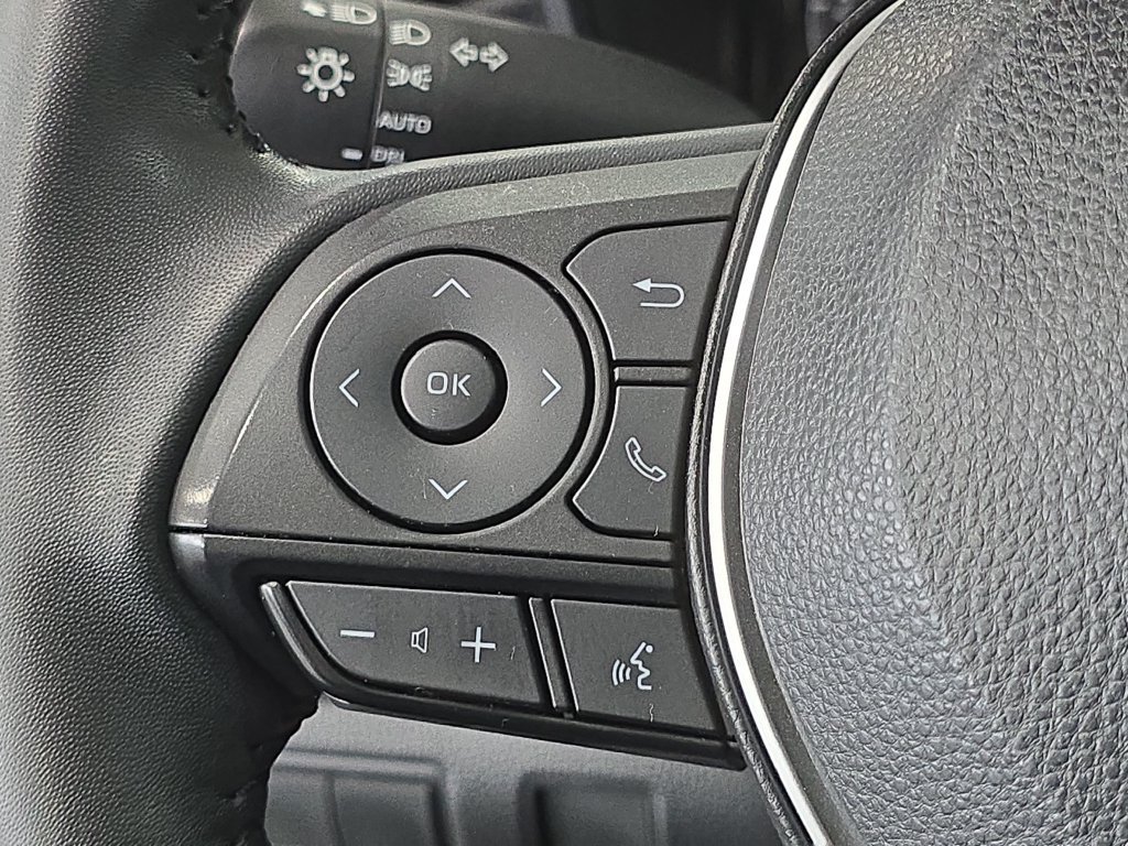 Used 2022 Toyota Corolla SE FWD image 12