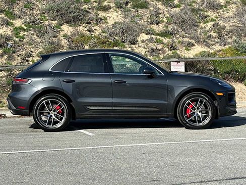 Used 2025 Porsche Macan S image 9