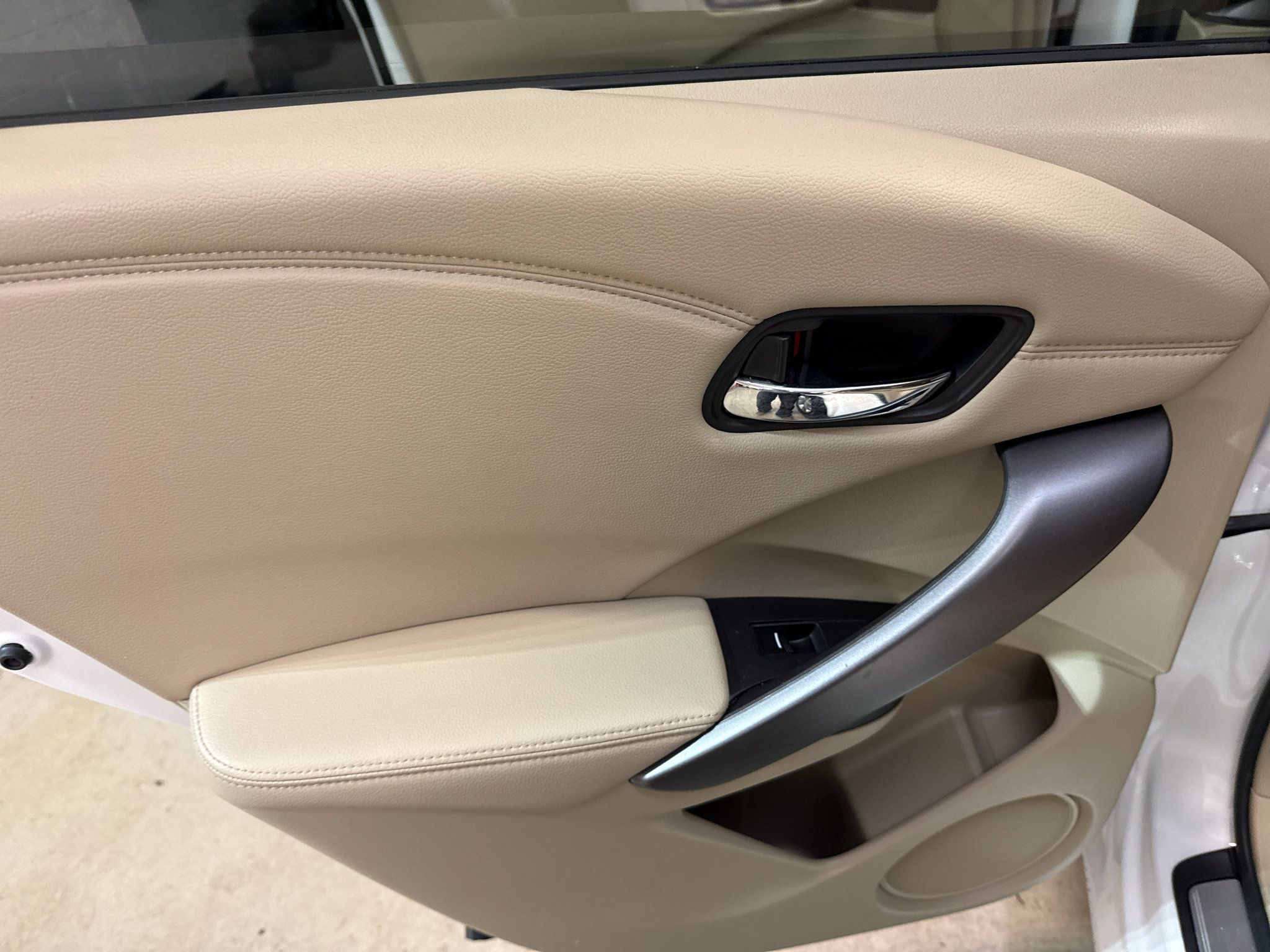 Used 2015 Acura RDX w/ Technology Package AWD/4WD image 23