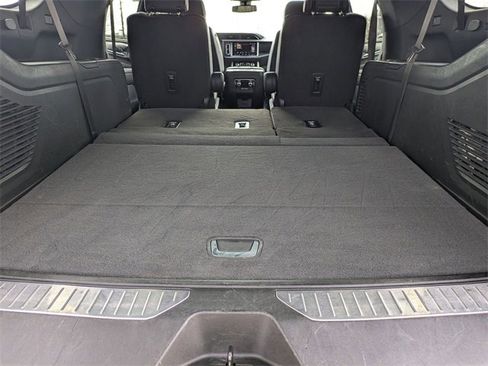 Used 2022 GMC Yukon XL Denali image 5