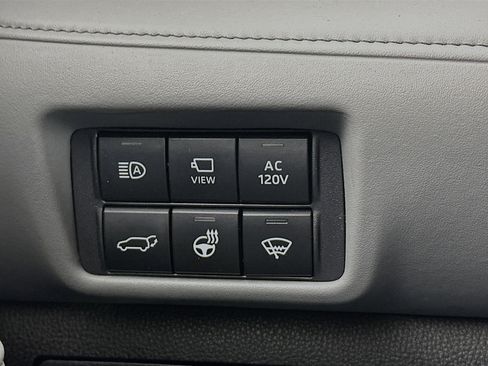 Used 2020 Toyota Highlander Platinum AWD/4WD image 16