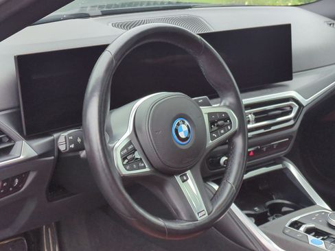 Used 2023 BMW i4 eDrive40 w/ M Sport Package RWD image 17