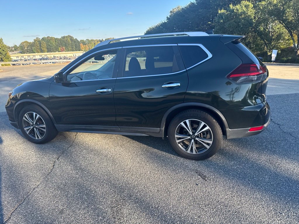Used 2019 Nissan Rogue SV w/ Premium Package FWD image 12