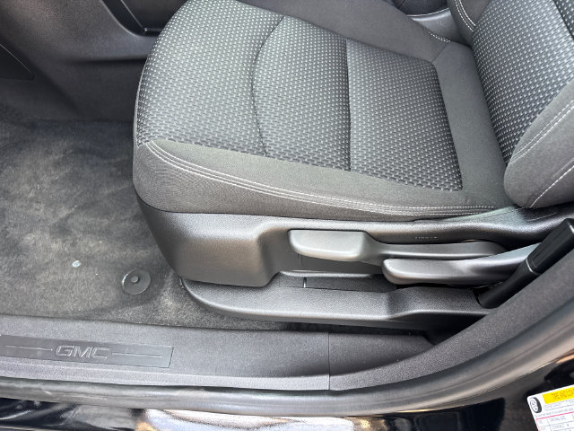 Used 2024 GMC Terrain SLE AWD/4WD image 7
