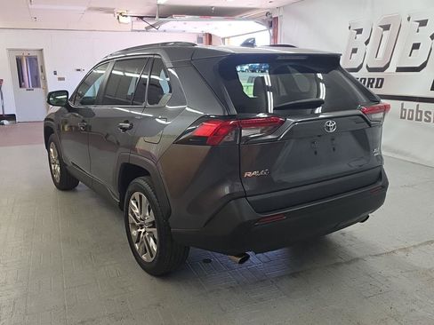 Used 2019 Toyota RAV4 XLE Premium w/ Cold Weather Package AWD/4WD image 4