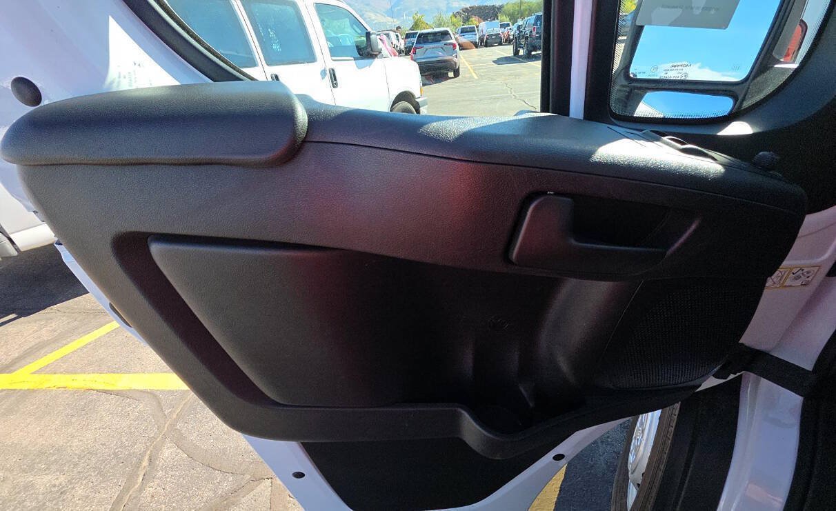 Used 2024 RAM ProMaster 2500 w/ Convenience Group FWD image 10