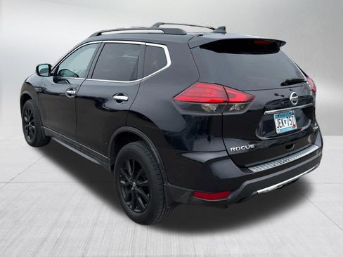 Used 2017 Nissan Rogue SV w/ Midnight Edition Package image 4