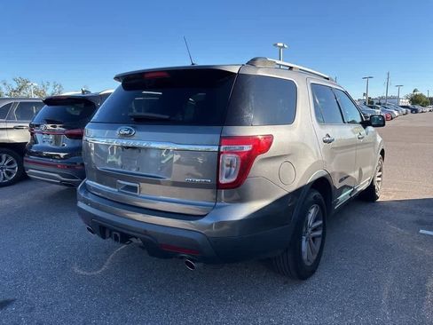 Used 2014 Ford Explorer XLT w/ Equipment Group 202A image 3