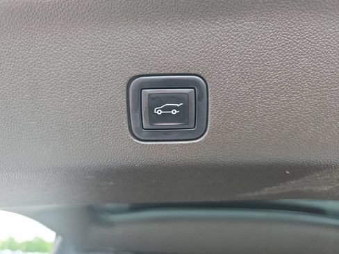 Used 2022 GMC Yukon SLT w/ SLT Luxury Package AWD/4WD image 14