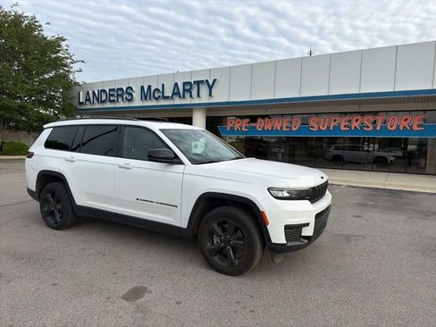 Used 2023 Jeep Grand Cherokee L Laredo RWD image 1