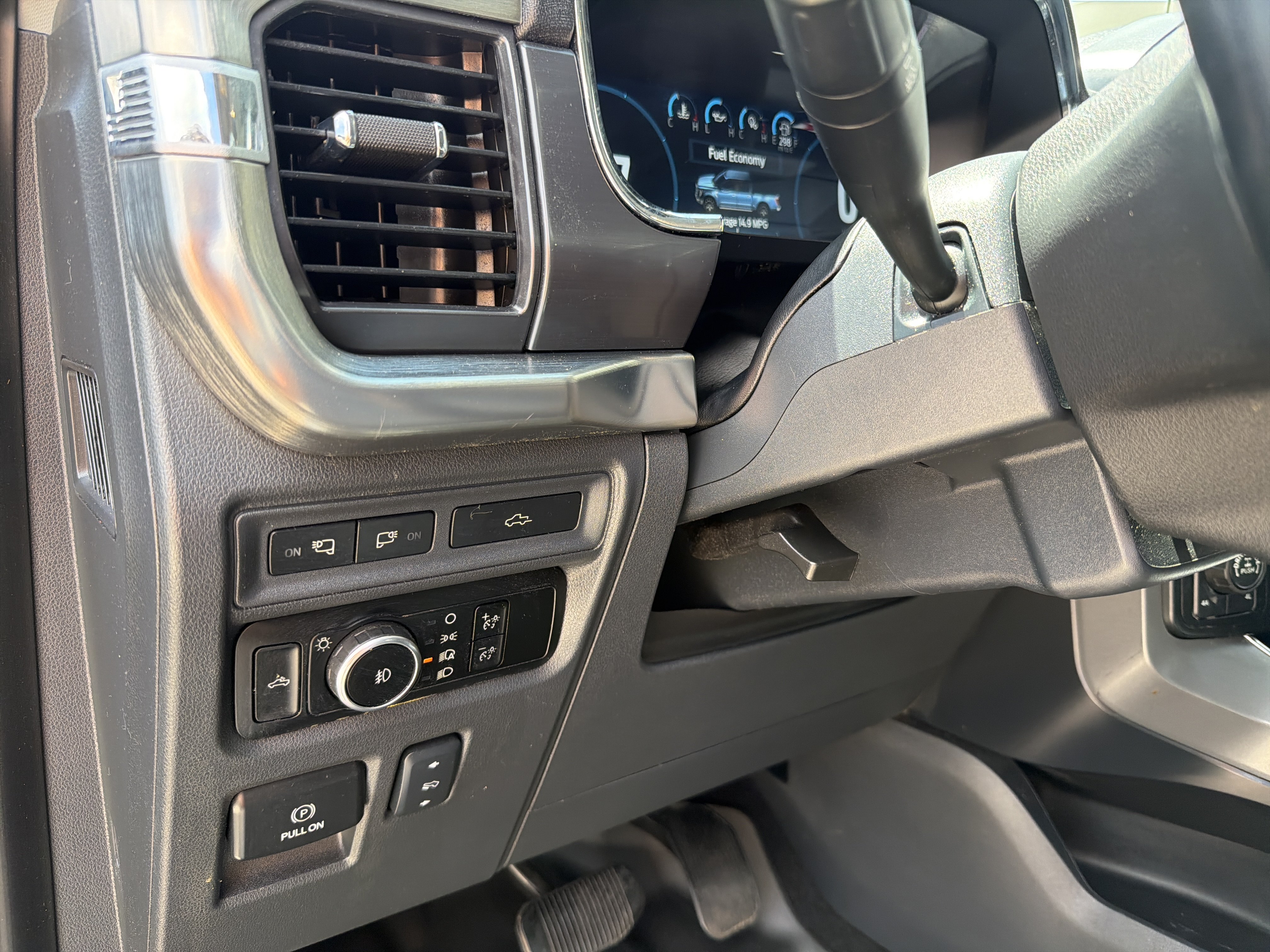 Used 2023 Ford F150 Lariat w/ Trailer Tow Package AWD/4WD image 22