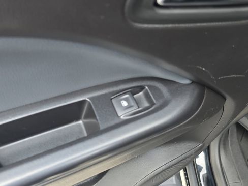 Used 2017 Chevrolet Colorado Z71 image 12