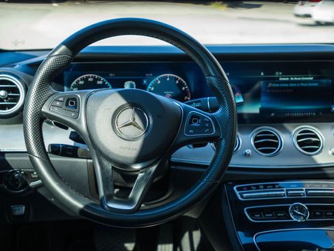 Used 2018 Mercedes-Benz E 300 4MATIC w/ Premium 2 Package image 17