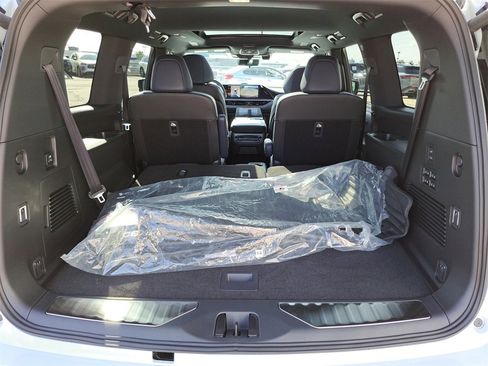 New 2026 INFINITI QX80 SPORT w/ Sport Exterior Package image 18