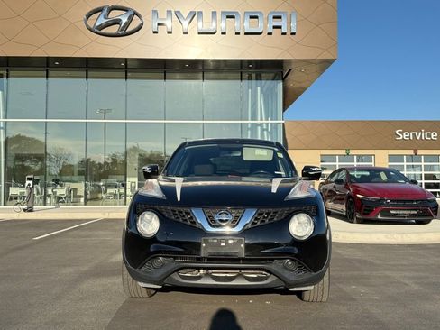 Used 2015 Nissan Juke SV w/ Technology Package image 2