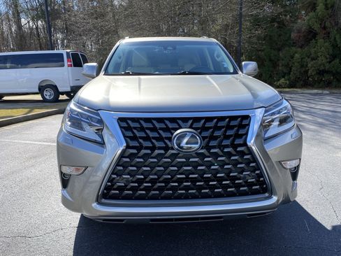 Used 2020 Lexus GX 460 Premium w/ Premium Package image 3