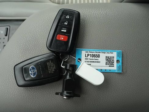 Used 2022 Toyota Camry SE w/ Cold Weather Package FWD image 41