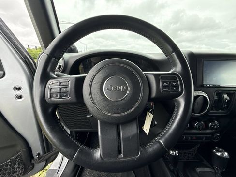 Used 2014 Jeep Wrangler Unlimited Sahara w/ Connectivity Group AWD/4WD image 23