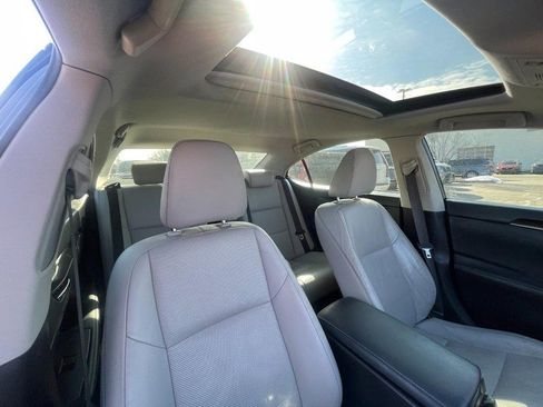Used 2014 Lexus ES 350 w/ Luxury Package FWD image 6