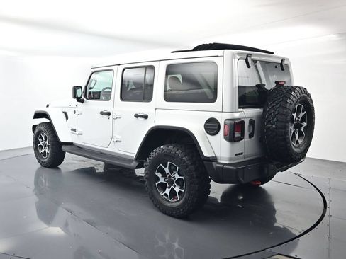 Used 2021 Jeep Wrangler Unlimited Rubicon w/ Cold Weather Group AWD/4WD image 3
