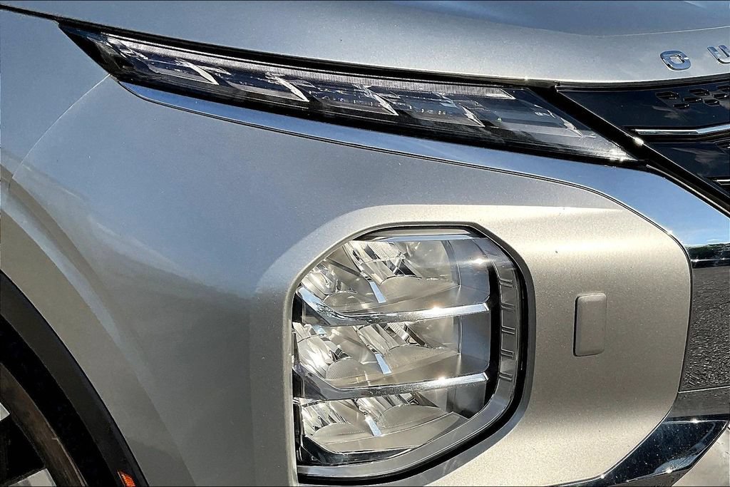 Used 2024 Mitsubishi Outlander SEL AWD/4WD image 33