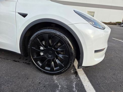 Used 2020 Tesla Model Y Long Range image 5