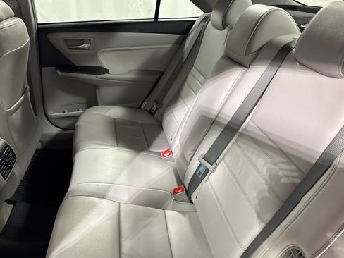 Used 2016 Toyota Camry XLE w/ Moonroof Package FWD image 28