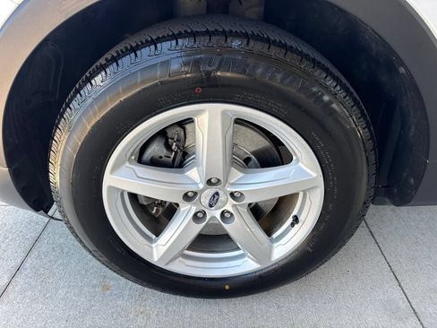 Certified 2018 Ford Explorer XLT w/ Equipment Group 202A FWD image 17
