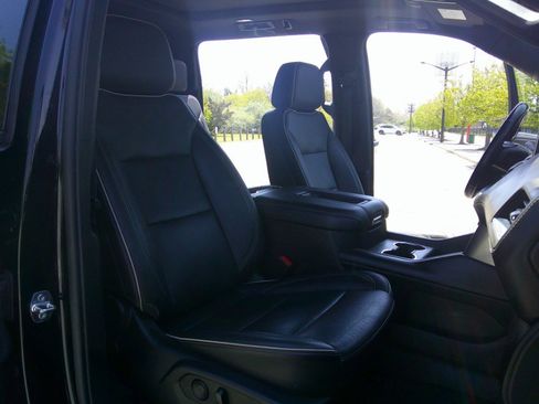 Used 2021 Chevrolet Suburban Premier w/ Premium Package AWD/4WD image 58