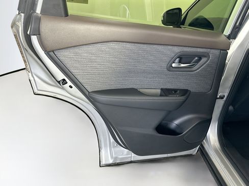 Used 2023 Nissan Rogue SV image 26