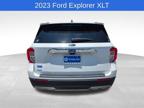 Used 2023 Ford Explorer XLT w/ Equipment Group 202A RWD image 8
