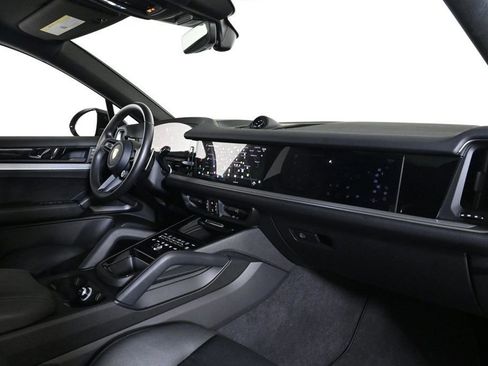 Certified 2024 Porsche Cayenne S image 17