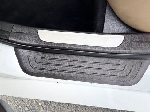 Used 2013 Hyundai Azera w/ Technology Pkg FWD image 32