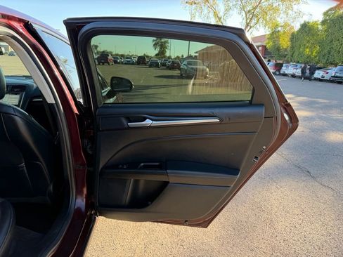 Used 2018 Ford Fusion Titanium image 15