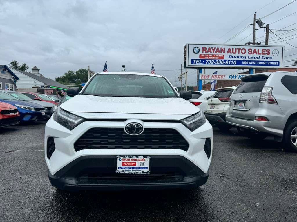 Used 2024 Toyota RAV4 LE AWD/4WD image 10